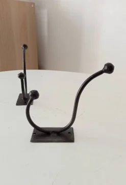 Paire de porte manteau brutaliste
