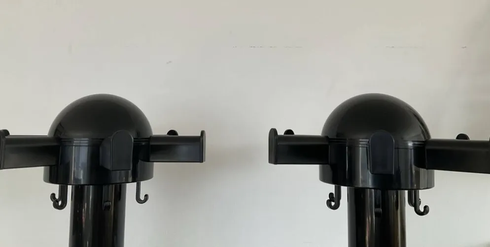 Paire de portemanteau Kartell « Centrokappa », années 70