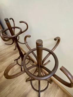 Paire de porte manteaux miniatures style Bauman
