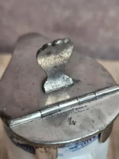 Paire de pots à lait anciens Boch Frères Keramis – modèle Saxe