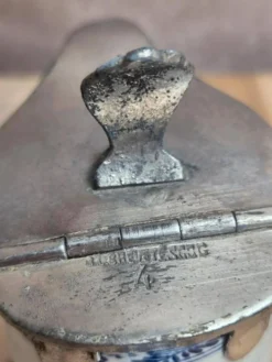 Paire de pots à lait anciens Boch Frères Keramis – modèle Saxe