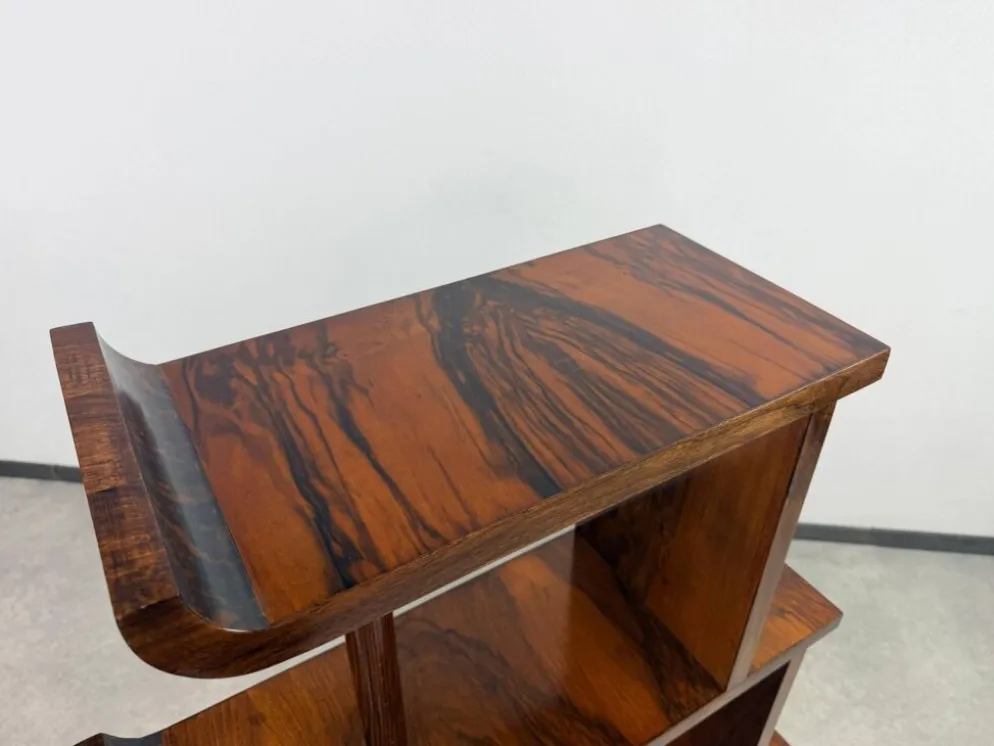 Paire de rares étagères à gradins / séparateurs de pièces de style Art Déco ancien