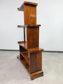 Paire de rares étagères à gradins / séparateurs de pièces de style Art Déco ancien