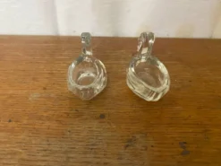 Paire de saleron ancien verre moulé cygne salière poivrier vintage