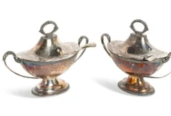 Paire de saucières en métal argenté, Angleterre fin XIXème