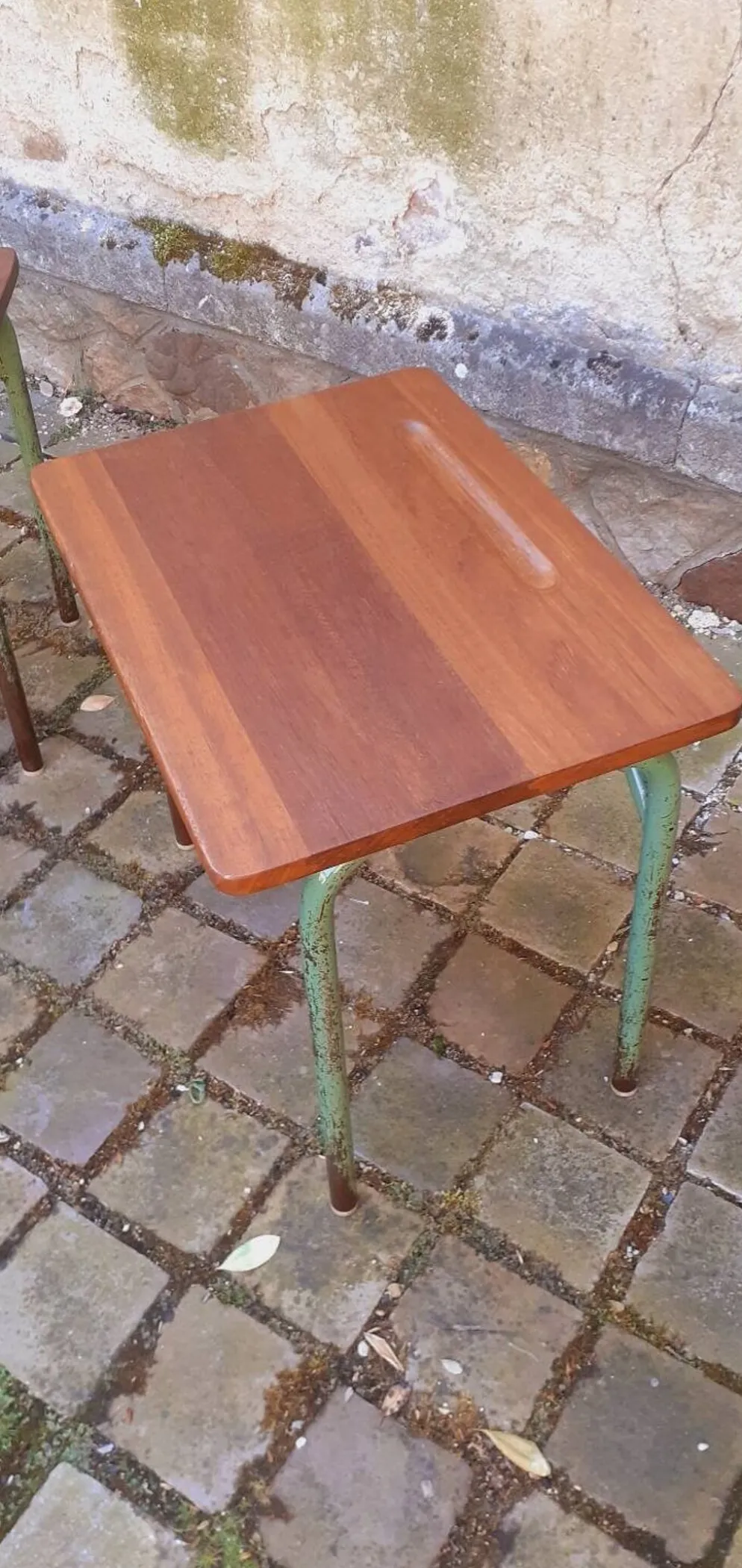 Paire de table année 60 en métal tubulaire et teck massif