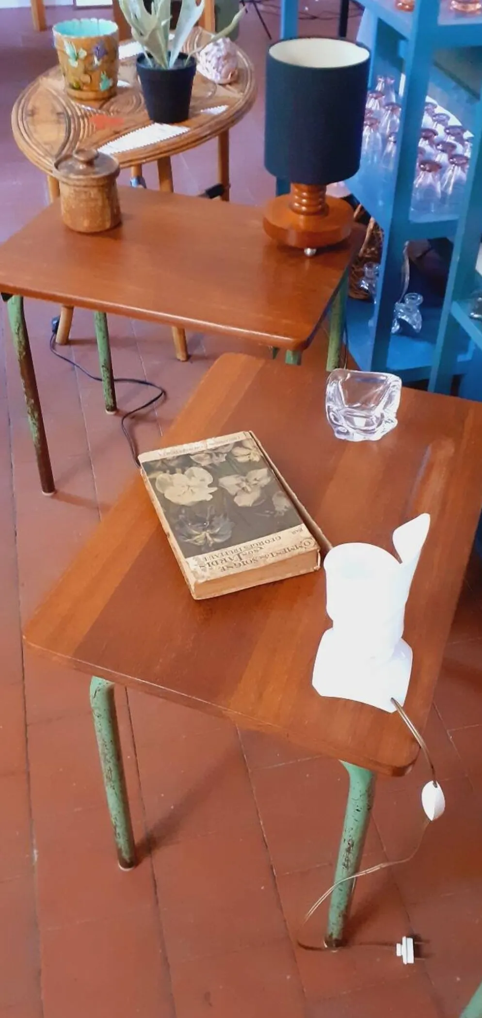 Paire de table année 60 en métal tubulaire et teck massif