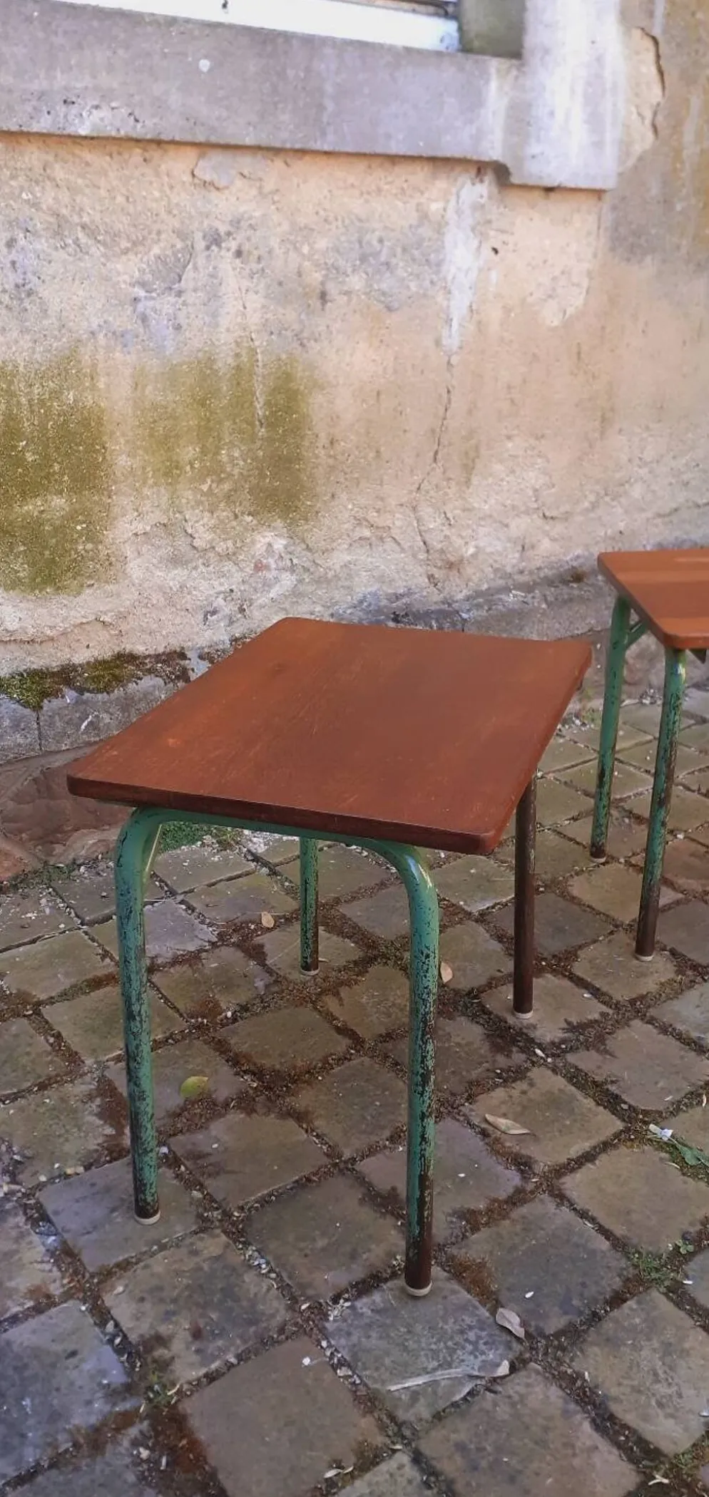 Paire de table année 60 en métal tubulaire et teck massif