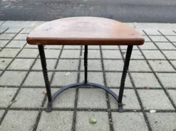 Paire de tables chêne et fer forge des années 30, Art déco