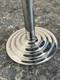 Paire de tables d'appoint en chrome miroir, années 1980.