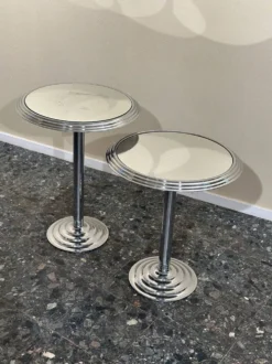 Paire de tables d'appoint en chrome miroir, années 1980.