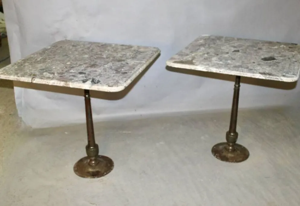 Paire De Tables De Bistrot Piètement Fonte Dessus Marbre