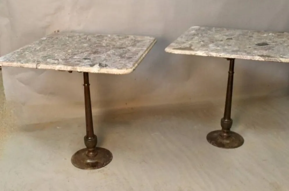 Paire De Tables De Bistrot Piètement Fonte Dessus Marbre