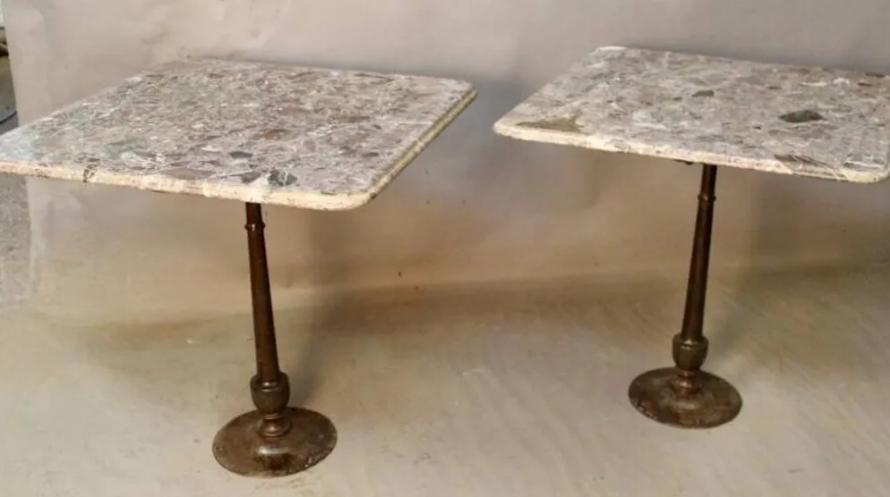 Paire De Tables De Bistrot Piètement Fonte Dessus Marbre