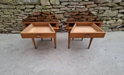 Paire de tables de chevet