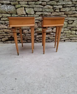Paire de tables de chevet