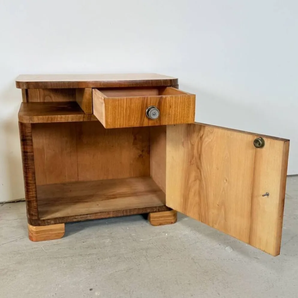 Paire de tables de chevet Art Déco, design épuré, années 1950