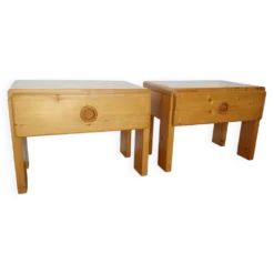 Paire de tables de chevet Charlotte Perriand Les Arcs