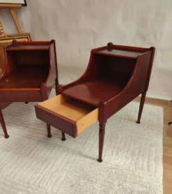 Paire de tables de chevet danoises scandinaves vintage en acajou – années 50