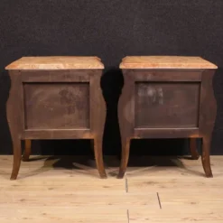 Paire de tables de chevet de style Louis XV, France, 20e siècle