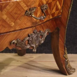 Paire de tables de chevet de style Louis XV, France, 20e siècle