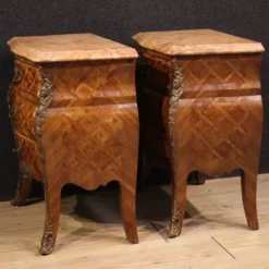 Paire de tables de chevet de style Louis XV, France, 20e siècle