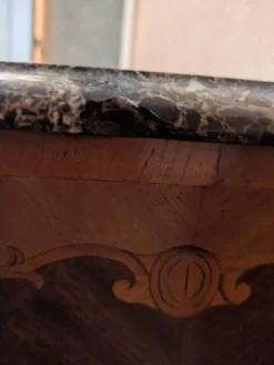 Paire de tables de chevet de style Louis XV