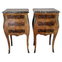 Paire de tables de chevet de style Louis XV