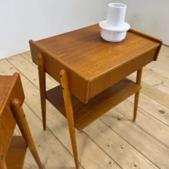 Paire de tables de chevet en teck AB Carlström, 1960