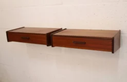 Paire de tables de chevet flottantes danoises en teck, années 1970