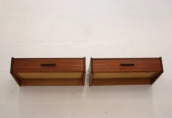 Paire de tables de chevet flottantes danoises en teck, années 1970