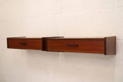 Paire de tables de chevet flottantes danoises en teck, années 1970