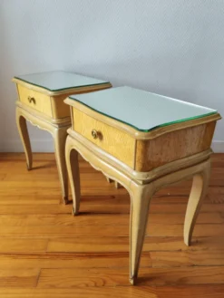 Paire de tables de chevet Françaises dans le goût de Jean Pascaud