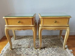 Paire de tables de chevet Françaises dans le goût de Jean Pascaud