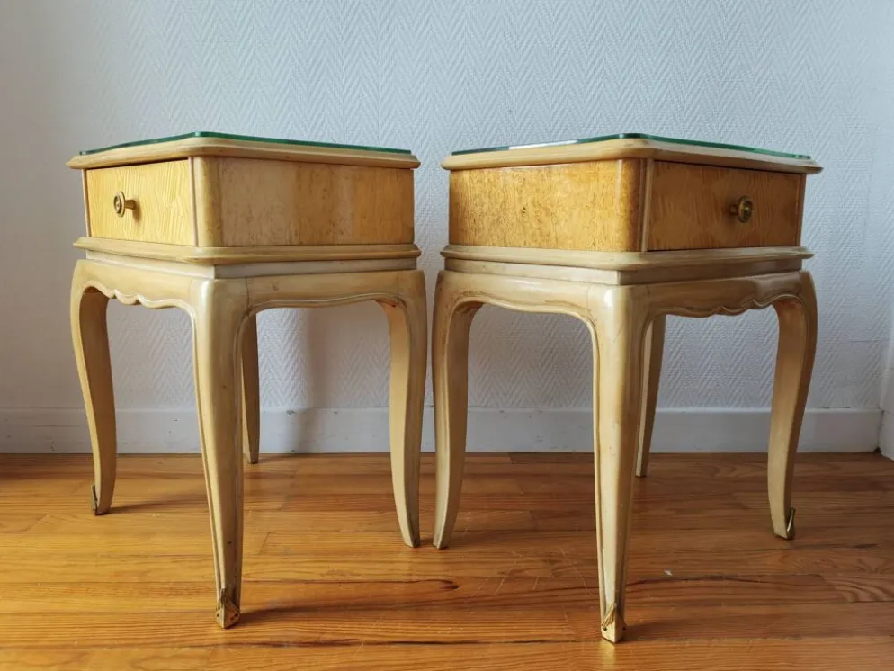 Paire de tables de chevet Françaises dans le goût de Jean Pascaud