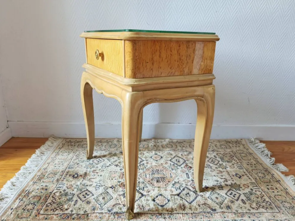 Paire de tables de chevet Françaises dans le goût de Jean Pascaud