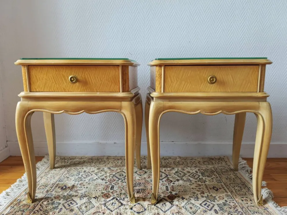 Paire de tables de chevet Françaises dans le goût de Jean Pascaud