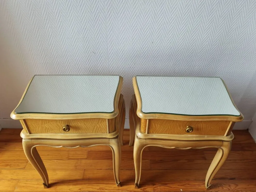 Paire de tables de chevet Françaises dans le goût de Jean Pascaud