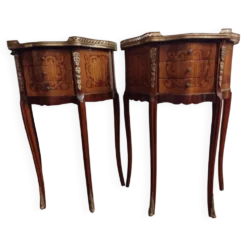 Paire de tables de chevet Louis XV