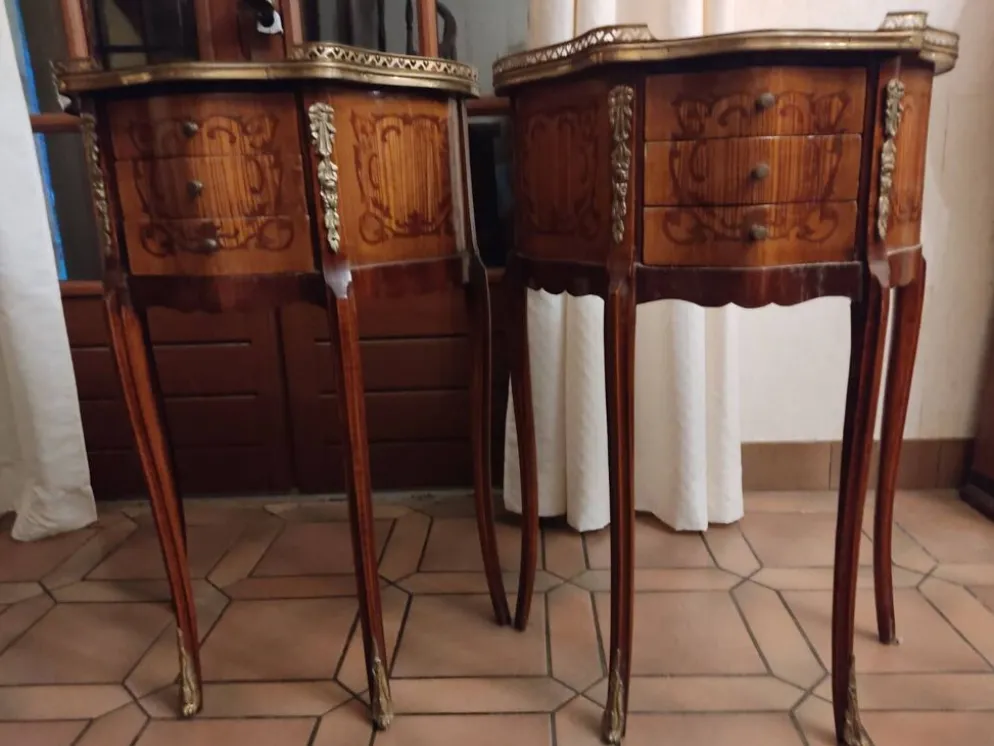 Paire de tables de chevet Louis XV