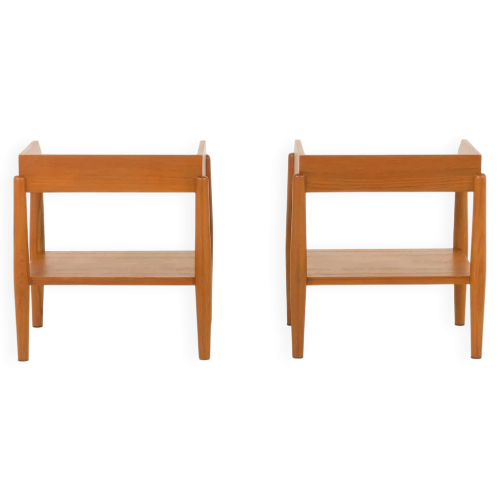 Paire de tables de chevet minimalistes du milieu du siècle en teck massif