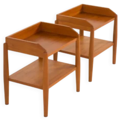 Paire de tables de chevet minimalistes du milieu du siècle en teck massif