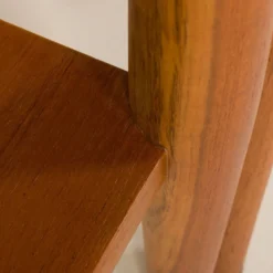 Paire de tables de chevet minimalistes du milieu du siècle en teck massif