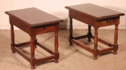 paire de tables de chevet ou bouts de canapé espagnoles en noyer