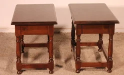 paire de tables de chevet ou bouts de canapé espagnoles en noyer