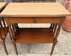 Paire de tables de chevet ou bouts de canapé double plateau bois tourné Sty