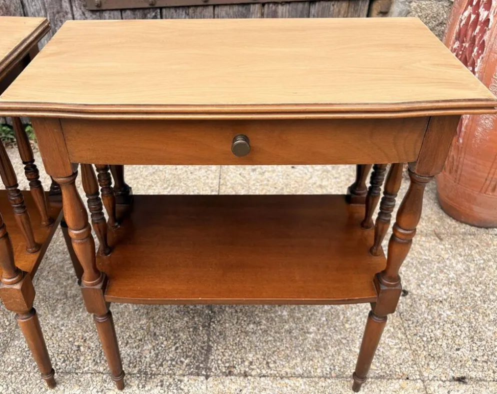 Paire de tables de chevet ou bouts de canapé double plateau bois tourné Sty