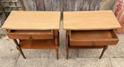 Paire de tables de chevet ou bouts de canapé double plateau bois tourné Sty