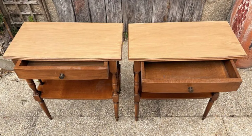Paire de tables de chevet ou bouts de canapé double plateau bois tourné Sty