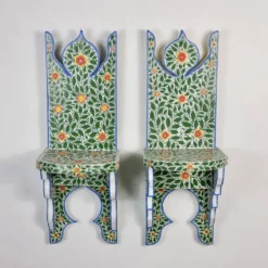 Paire de tables de chevet ou étagères tunisiennes peintes à la main